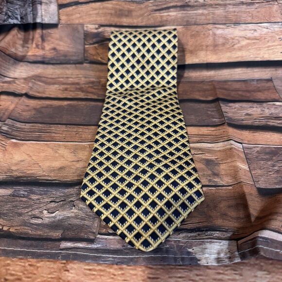 Bill Blass Black Label Men's Silk Tie Navy Blue Gold Geometric Diamond Pattern - Picture 1 of 6